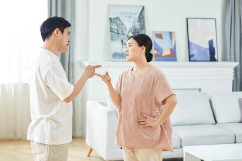 4 điều tối kị khi vợ chồng cãi nhau không nên làm tránh rạn nứt tình cảm